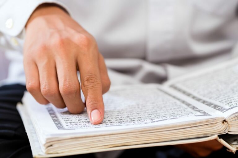 asian muslim man studying koran quran 1024x683 1