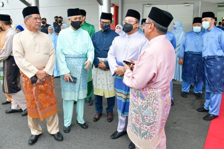 305342614 472304711481400 66979815 min