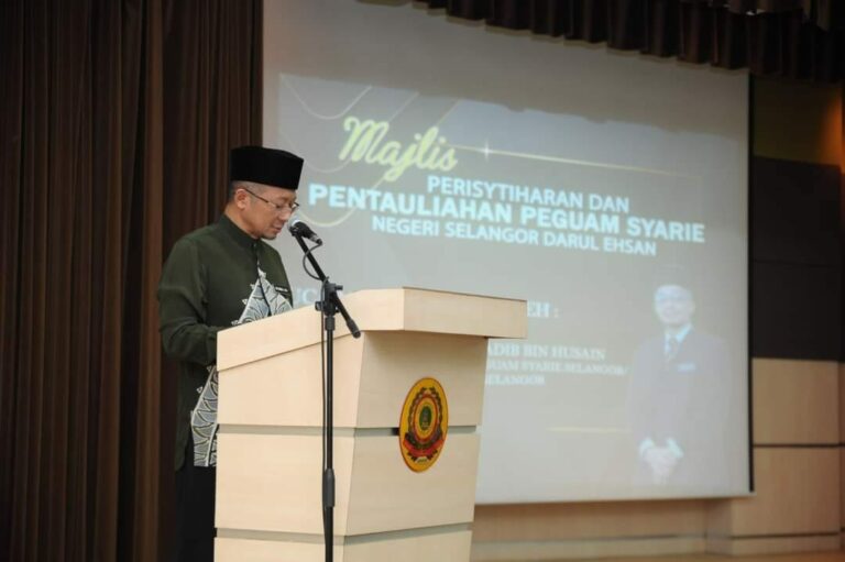 329532833 898297427957925 31818001344204549 min