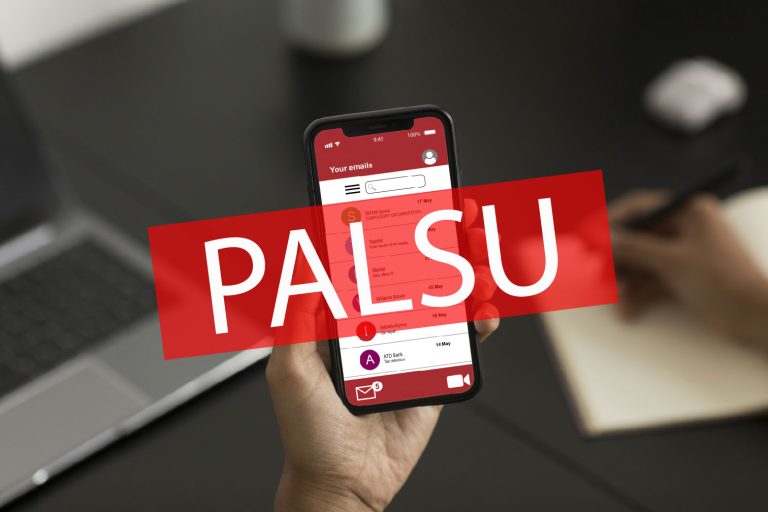 close up hand holding smartphone 01