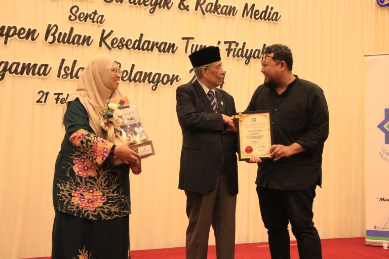 428692033 777462750965593 2529869081883667465 n 1